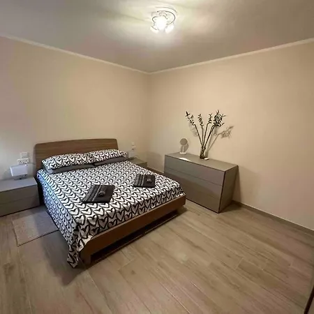 A Brand New Stunning Penthouse With Bbq Area *